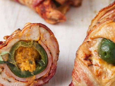 https://alicensetogrill.com/wp-content/uploads/2020/11/Smoked-Jalapen%CC%83o-Popper-Chicken-sliced_6950-480x360.jpg